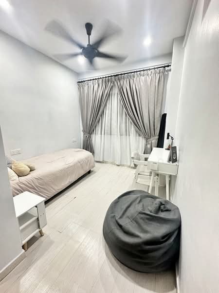 Apartment for Sale at Selesa I Resort Apartment (Pangsapuri Damai Mewah B) - Yvonne Ho - Bedroom - PropertyGuru.com.my