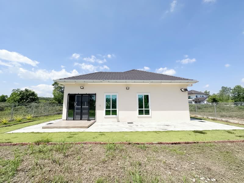 Bungalow for Sale in College Heights Garden Resort (Setul) - Kian Leap - Exterior - PropertyGuru.com.my