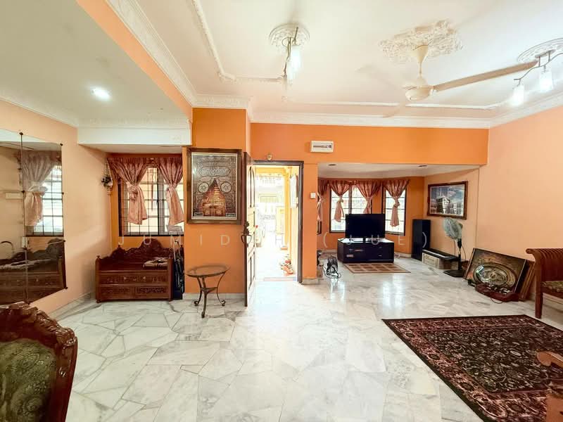 2-storey Terraced House for Sale in Usj 11 (Subang Jaya) - JUMIDAH (JUE) - Living Room - PropertyGuru.com.my