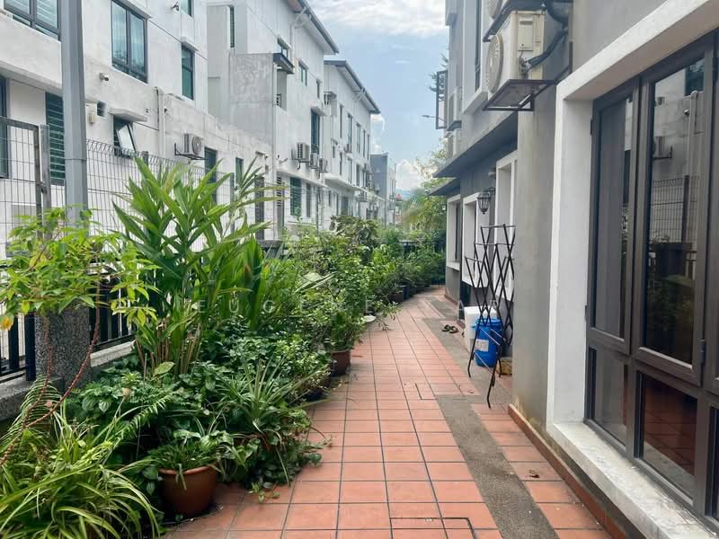 Putra Residence @ Bukit Rahman Putra , Sungai Buloh untuk Untuk Dijual - RM 3,800,000, Mac 2026 - Exterior - PropertyGuru.com.my