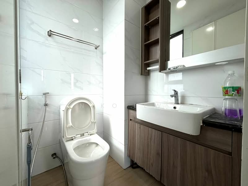 Service Residence for Rent at Country Garden Central Park - Niko Lew - Bathroom - PropertyGuru.com.my