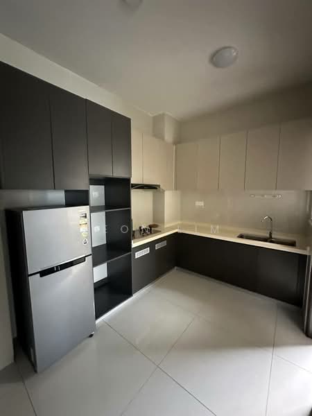 Condominium for Rent at Bay Laurel @ Country Garden Danga Bay - Leon Lim - Kitchen - PropertyGuru.com.my