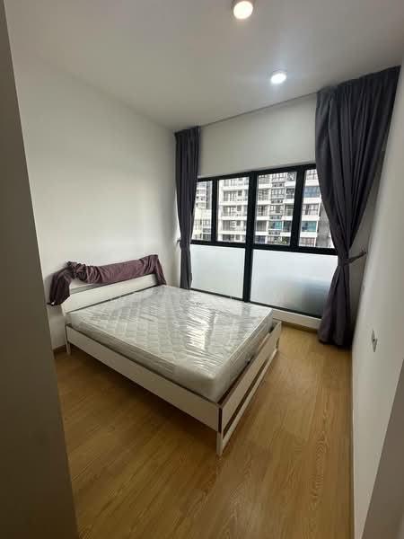 Condominium for Rent at Bay Laurel @ Country Garden Danga Bay - Leon Lim - Bedroom - PropertyGuru.com.my