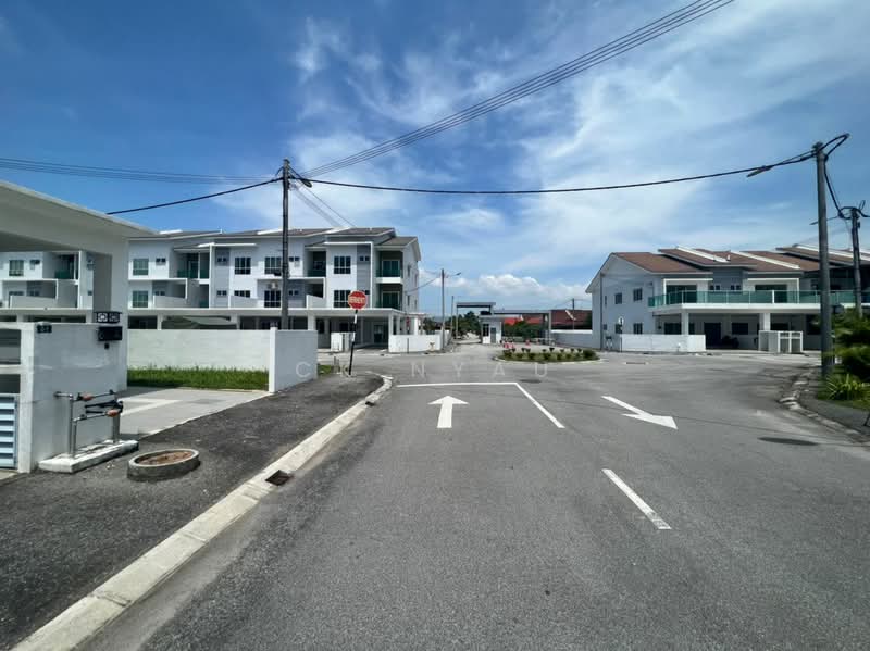 Ipoh botani gated guarded partial furnished upper unit townhouse for rent untuk Untuk Disewa - RM 1,500 /bulan, Mac 2026 - PropertyGuru.com.my