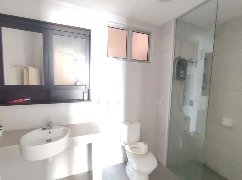 Apartment for Sale at Austin Suites (Permata Austin) - Robin Lim - Bathroom - PropertyGuru.com.my