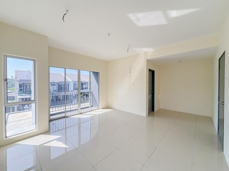 Taman Vista Mutiara untuk Untuk Dijual - RM 950,000, Apr 2026 - Living Room - PropertyGuru.com.my