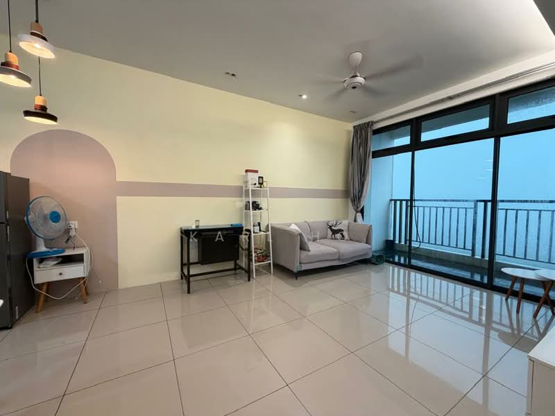 Servis Apartment untuk Dijual di 8Scape Residence @ Sutera - Karl Ho - Living Room - PropertyGuru.com.my