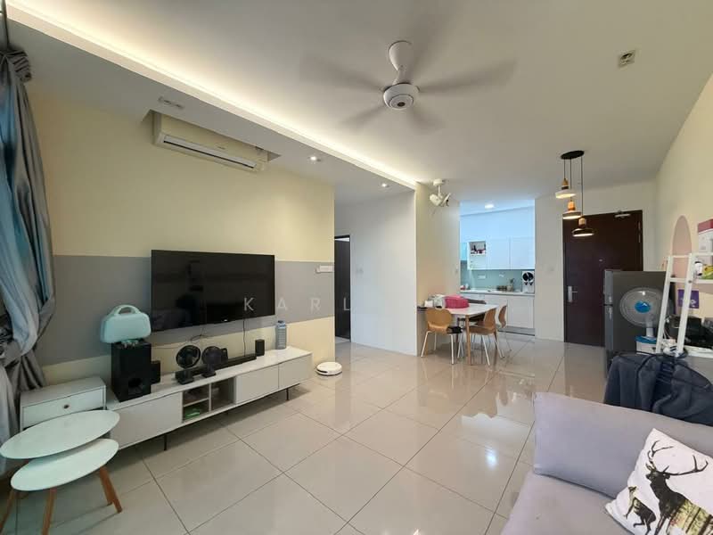 Servis Apartment untuk Dijual di 8Scape Residence @ Sutera - Karl Ho - Living Room - PropertyGuru.com.my