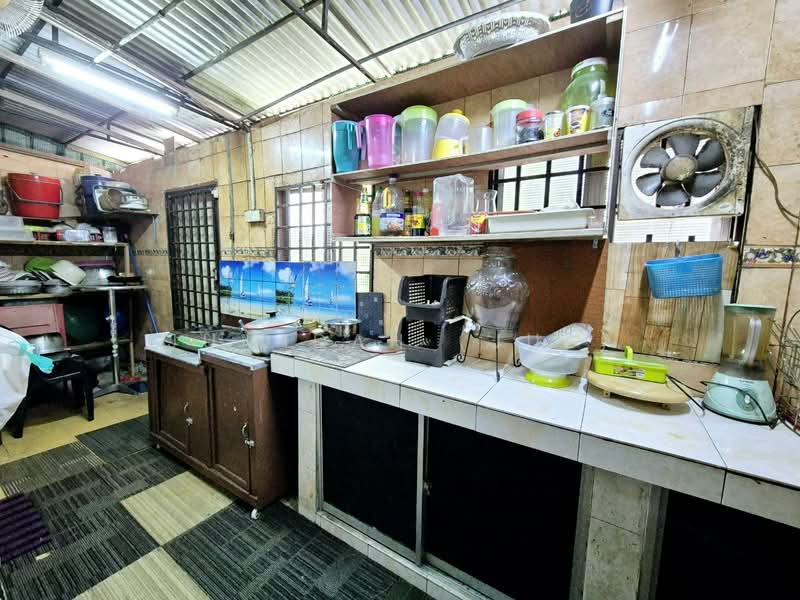 Saujana Utama 3 untuk Untuk Dijual - RM 459,000, Mac 2026 - Kitchen - PropertyGuru.com.my