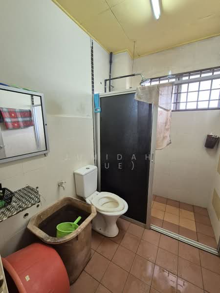 Saujana Utama 3 untuk Untuk Dijual - RM 459,000, Mac 2026 - Bathroom - PropertyGuru.com.my