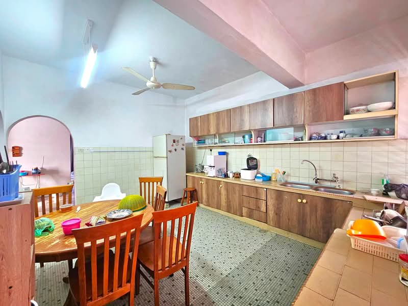 Semi-Detached House for Sale in Island Park (Jelutong) - CT CHAI - Kitchen - PropertyGuru.com.my