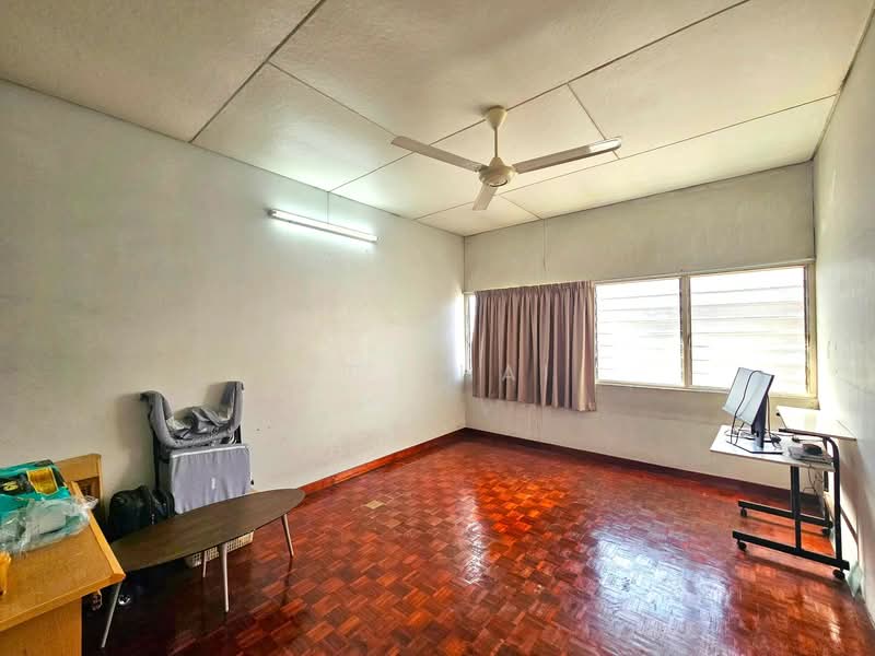Semi-Detached House for Sale in Island Park (Jelutong) - CT CHAI - Living Room - PropertyGuru.com.my