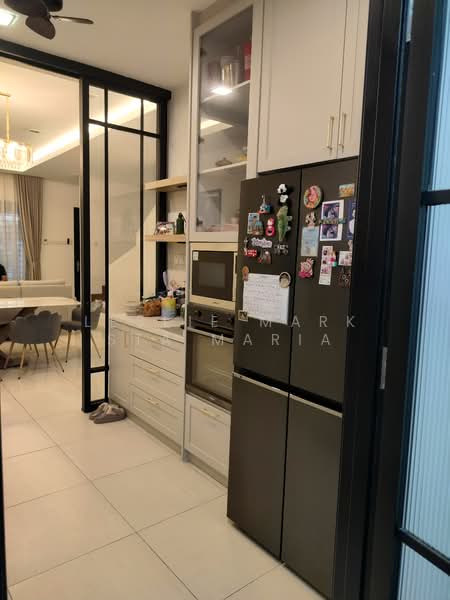 Viola untuk Untuk Dijual - RM 920,000, Mac 2026 - Kitchen - PropertyGuru.com.my
