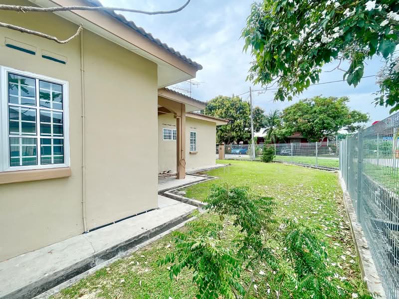 1-storey Terraced House for Sale in Banting (Selangor) - Khairul Nizam - Exterior - PropertyGuru.com.my