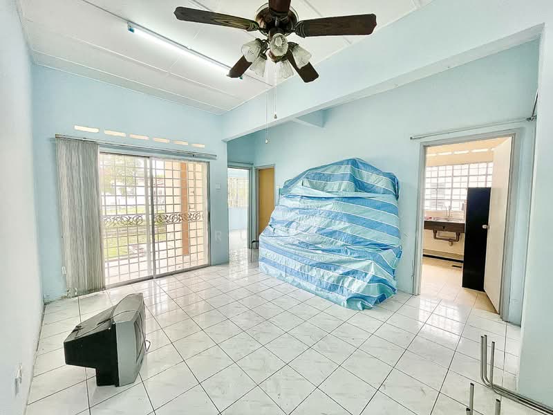 1-storey Terraced House for Sale in Banting (Selangor) - Khairul Nizam - Living Room - PropertyGuru.com.my