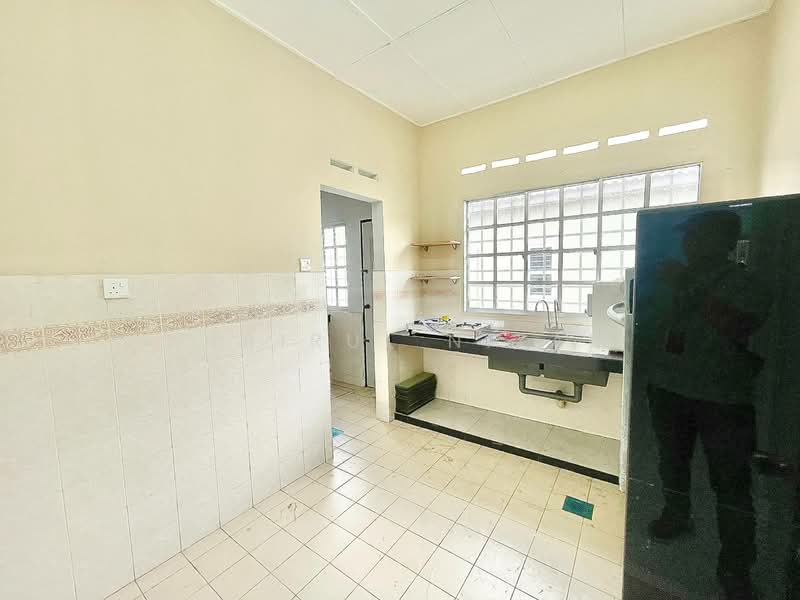 1-storey Terraced House for Sale in Banting (Selangor) - Khairul Nizam - Kitchen - PropertyGuru.com.my