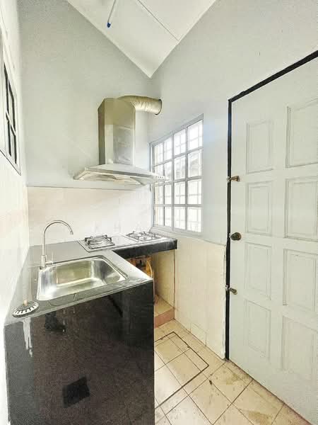 1-storey Terraced House for Sale in Banting (Selangor) - Khairul Nizam - Kitchen - PropertyGuru.com.my