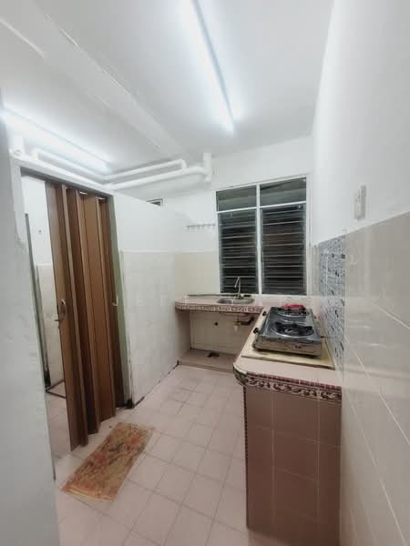 Flat for Rent at Desa Mentari Flat (Block 2) - Jeff Yap - Kitchen - PropertyGuru.com.my
