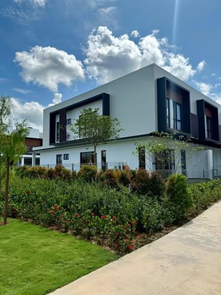 Semi-Detached House for Sale in Leisure Farm (Gelang Patah) - Kai Ni - Exterior - PropertyGuru.com.my