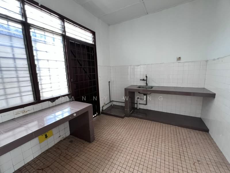 Teratai Bukit Beruntung untuk Untuk Dijual - RM 360,000, Mac 2026 - Kitchen - PropertyGuru.com.my