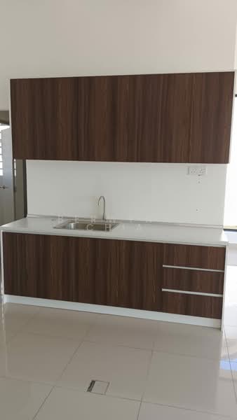 Sejati Lakeside 2 untuk Untuk Disewa - RM 5,500 /bulan, Mac 2026 - Kitchen - PropertyGuru.com.my