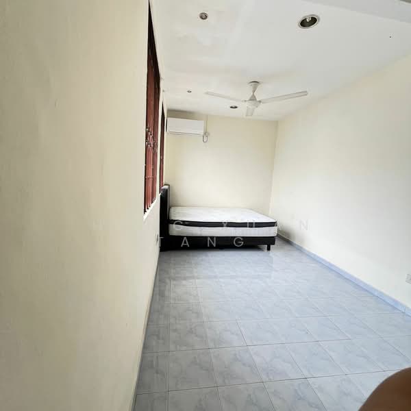 2-storey Terraced House for Rent in Taman Johor Jaya (Johor Bahru) - Hong Xuan Tang - Bedroom - PropertyGuru.com.my