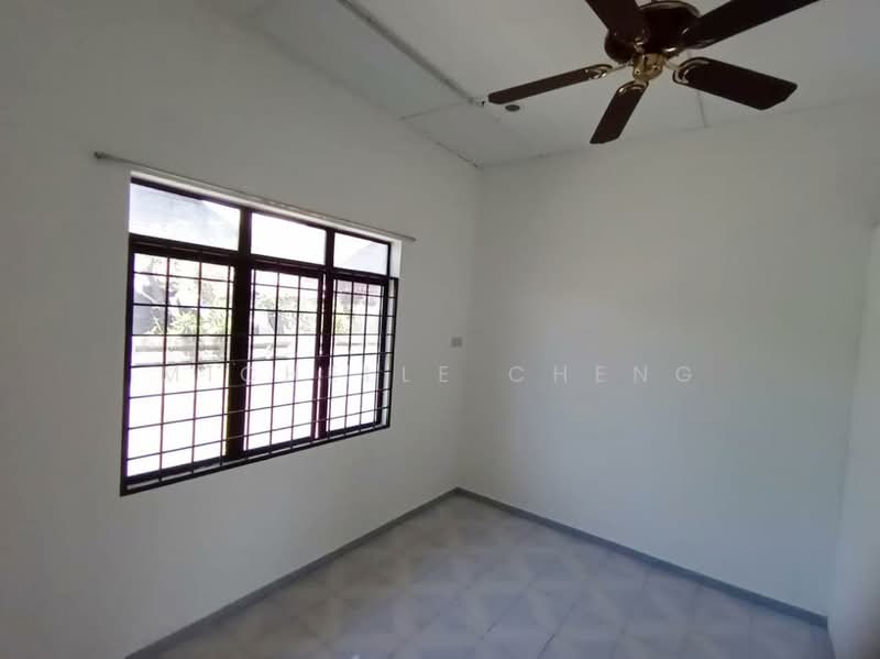 Link Bungalow for Sale in Kampung Simee (Ipoh) - Michelle Cheng - Bedroom - PropertyGuru.com.my