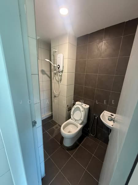 Fairview Residence untuk Untuk Disewa - RM 1,500 /bulan, Mac 2026 - Bathroom - PropertyGuru.com.my