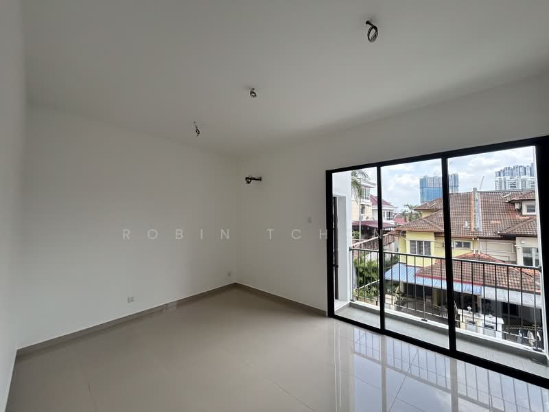 Salak South untuk Untuk Dijual - RM 1,200,000, Mac 2026 - Balcony - PropertyGuru.com.my