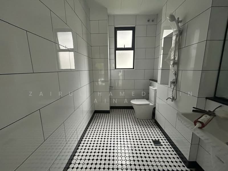 Semi-Detached House for Sale in Shah Alam (Selangor) - Zairul Hamedi Bin Zainal - Bathroom - PropertyGuru.com.my