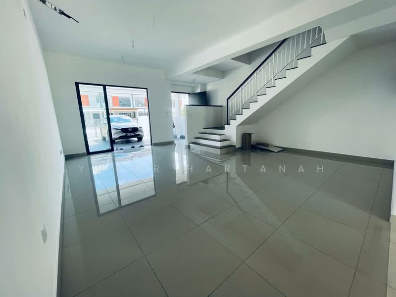 Rumah Teres untuk Dijual di Klang (Selangor) - Syukor Hartanah - Living Room - PropertyGuru.com.my