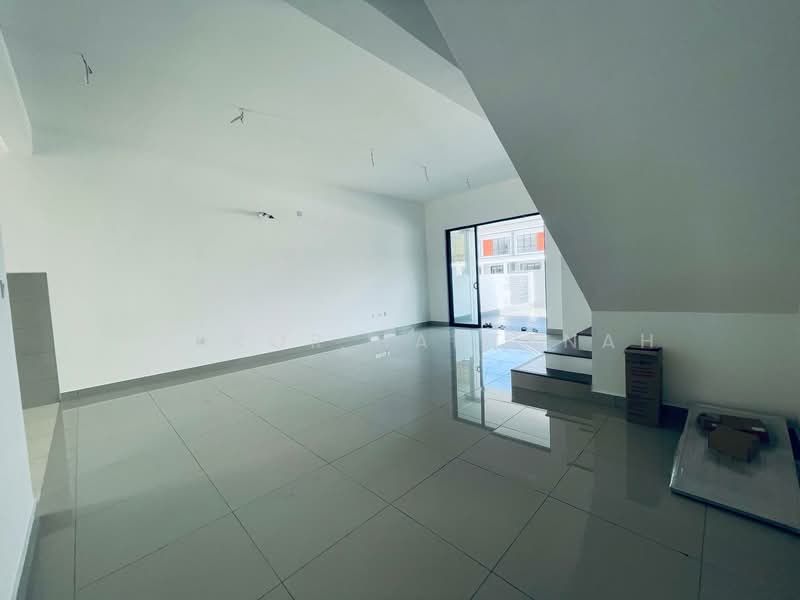 Rumah Teres untuk Dijual di Klang (Selangor) - Syukor Hartanah - Living Room - PropertyGuru.com.my