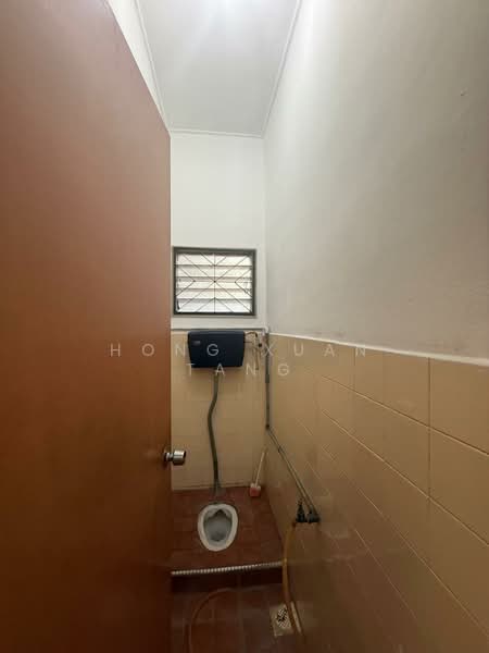 1-storey Terraced House for Rent in Taman Johor Jaya (Johor Bahru) - Hong Xuan Tang - Bathroom - PropertyGuru.com.my