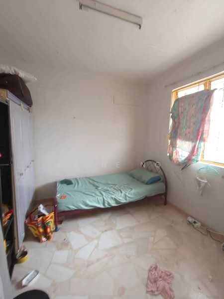 Flat Taman Ungku Tun Aminah untuk Untuk Dijual - RM 148,000, Mac 2026 - Bedroom - PropertyGuru.com.my
