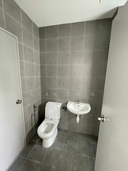 2-storey Terraced House for Rent in Bandar Gamuda Gardens (Rawang) - Alan Chin - Bathroom - PropertyGuru.com.my