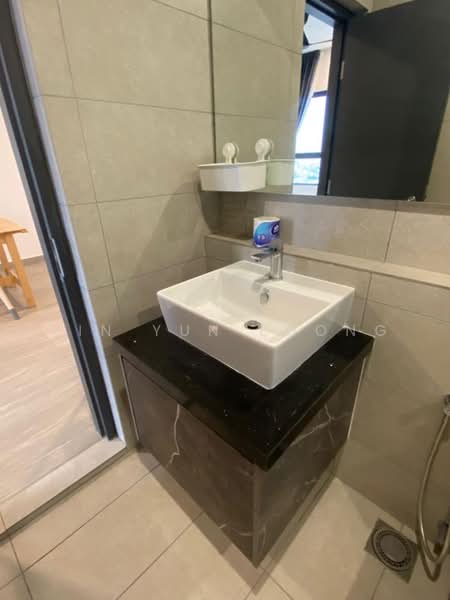 Kediaman Servis untuk Dijual di Atwater : Service Residences - Agnes Loong - Bathroom - PropertyGuru.com.my