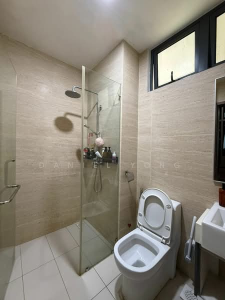 Crescent Bay Suites (Teluk Bayu) untuk Untuk Dijual - RM 435,000, Mac 2026 - Bathroom - PropertyGuru.com.my