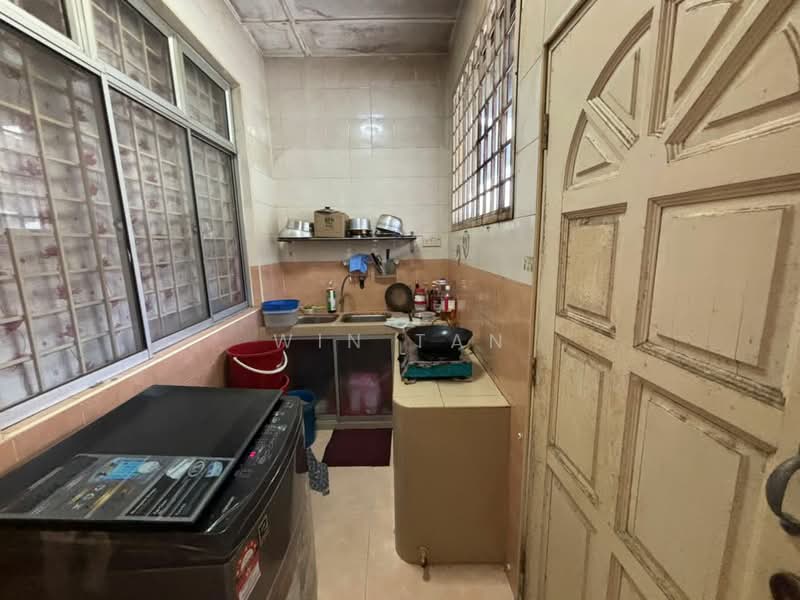 Taman Universiti untuk Untuk Dijual - RM 445,000, Mac 2026 - Kitchen - PropertyGuru.com.my