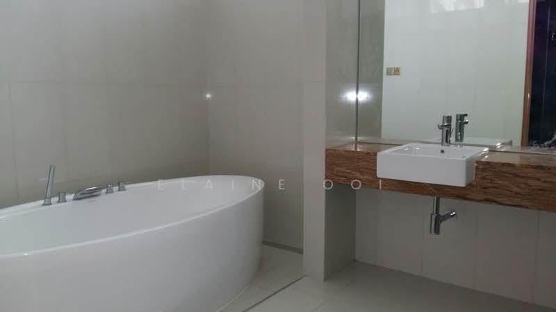 Condominium for Sale at 8 Gurney (The Shore Condominium) - Elaine Ooi - Bathroom - PropertyGuru.com.my