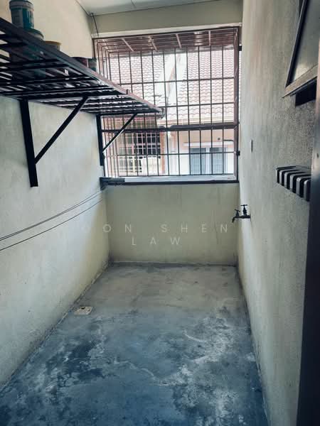 Townhouse for Sale in Bandar Seri Putra (Bangi) - Soon Sheng Law - Balcony - PropertyGuru.com.my