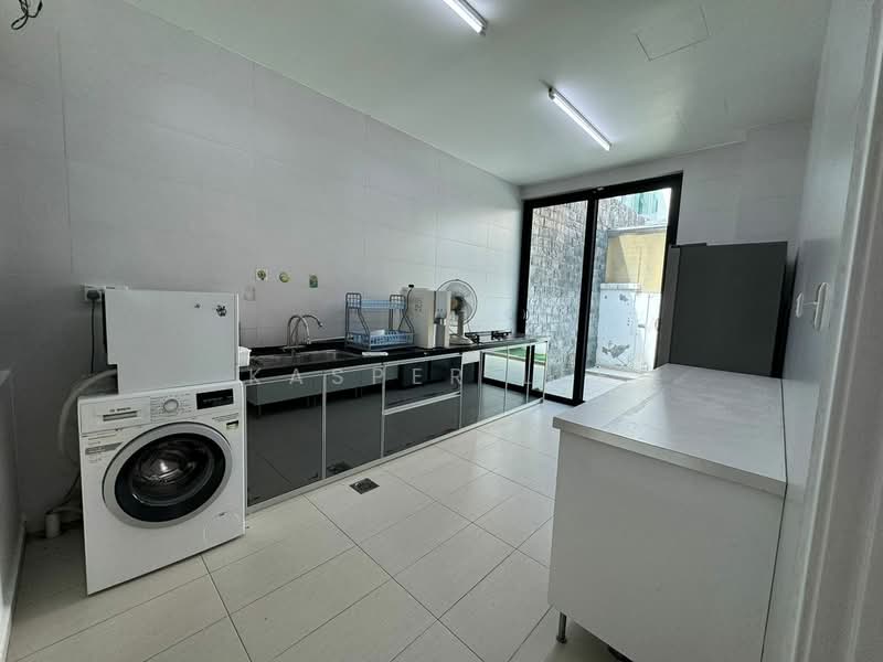 Cluster House for Rent in Taman Gaya (Ulu Tiram) - Kasper Lee - Kitchen - PropertyGuru.com.my