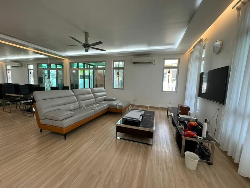 Cluster House for Rent in Taman Gaya (Ulu Tiram) - Kasper Lee - Living Room - PropertyGuru.com.my