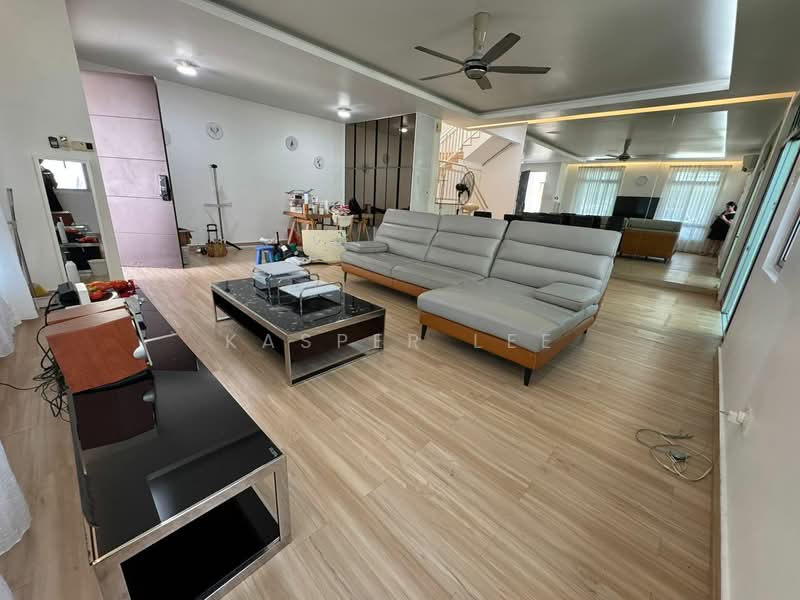Cluster House for Rent in Taman Gaya (Ulu Tiram) - Kasper Lee - Living Room - PropertyGuru.com.my