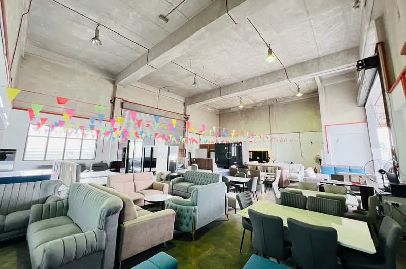 Semi-D Factory for Sale in Kangkar Tebrau (Tebrau) - Chia Wei Chiang - Living Room - PropertyGuru.com.my