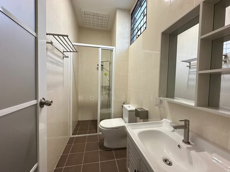 Semi-Detached House for Sale in Batu 9 (Cheras) - Vincent Lee - Bathroom - PropertyGuru.com.my