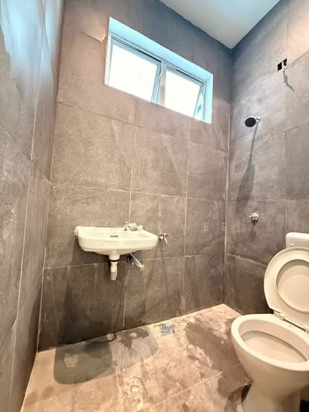 Taman Bukit Gemilang untuk Untuk Dijual - RM 558,000, Mac 2026 - Bathroom - PropertyGuru.com.my