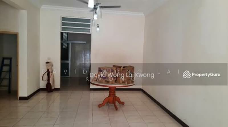 Rumah Teres untuk Dijual di Bukit Jelutong (Shah Alam) - David Wong Lai Kwong - Living Room - PropertyGuru.com.my