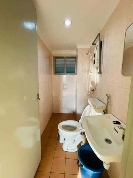 Kinrara Putri untuk Untuk Disewa - RM 1,100 /bulan, Mac 2026 - Bathroom - PropertyGuru.com.my