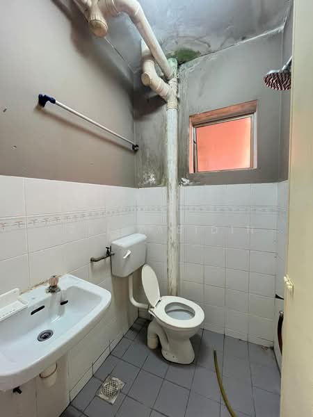 Astana Alam Apartment 2 untuk Untuk Dijual - RM 185,000, Mac 2026 - Bathroom - PropertyGuru.com.my