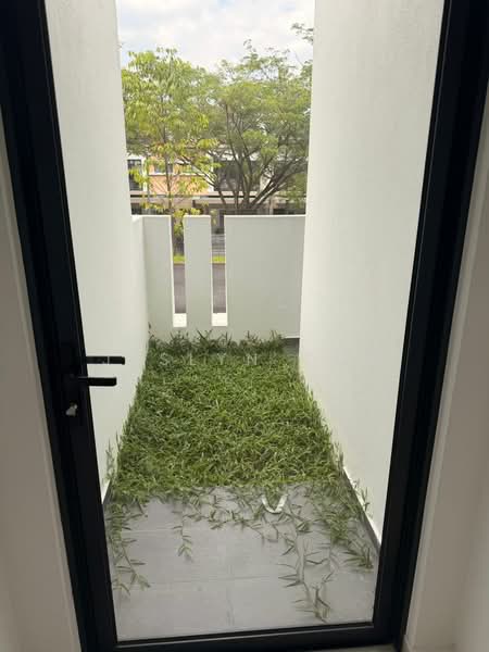 2-storey Terraced House for Sale in 16 Sierra (Puchong) - Jeslyn Tan - Exterior - PropertyGuru.com.my